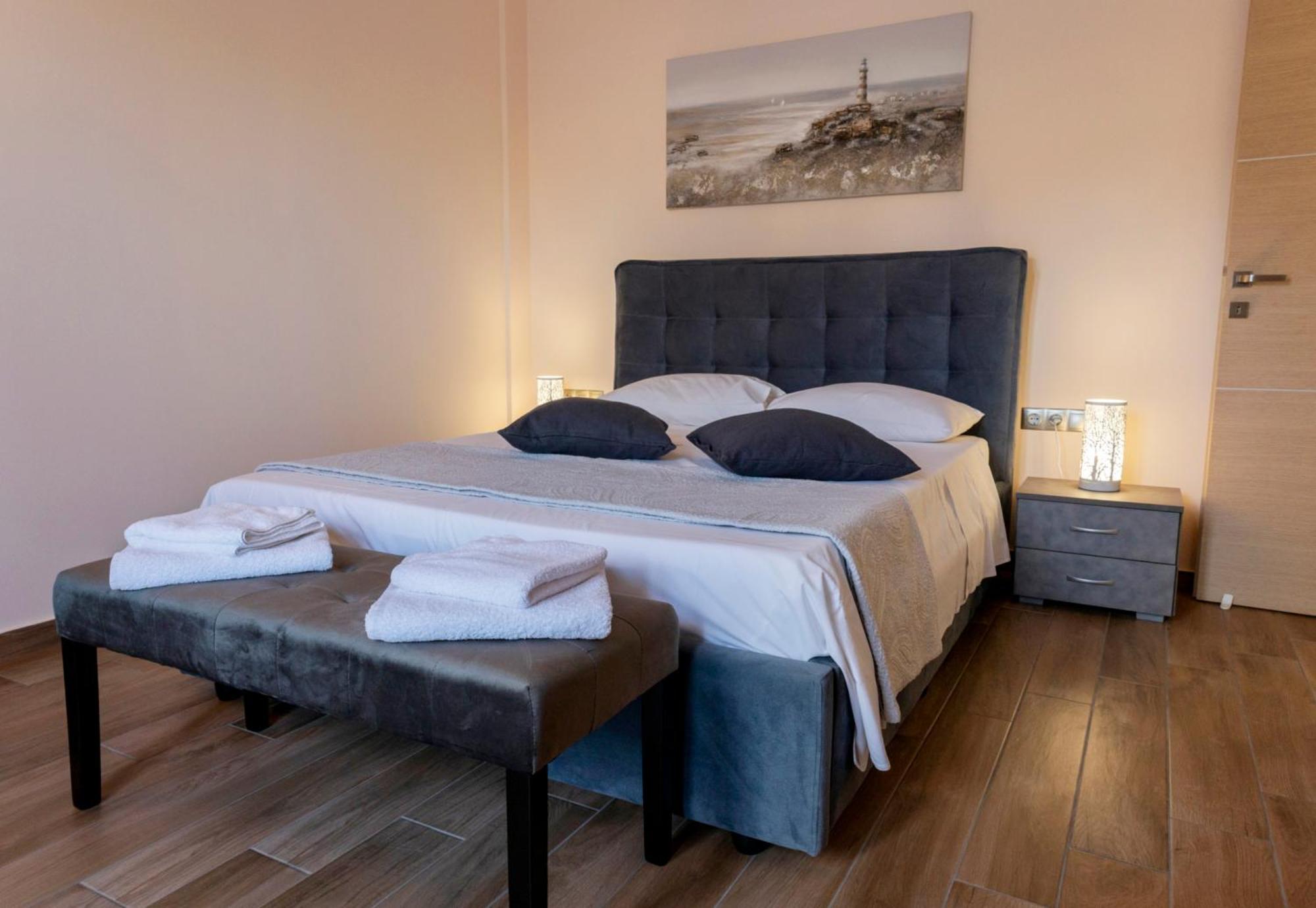 Αegean Εyes Apartment Tinos Bagian luar foto